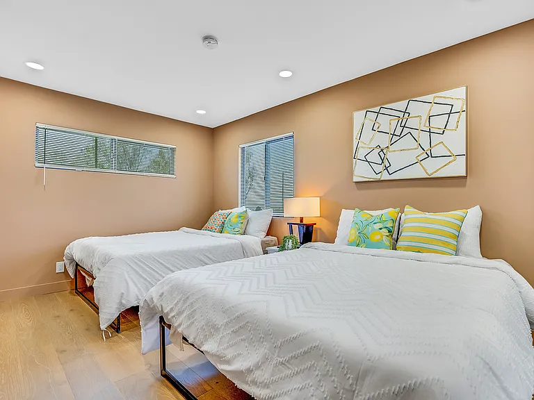1080 River Dr — Photo 3
