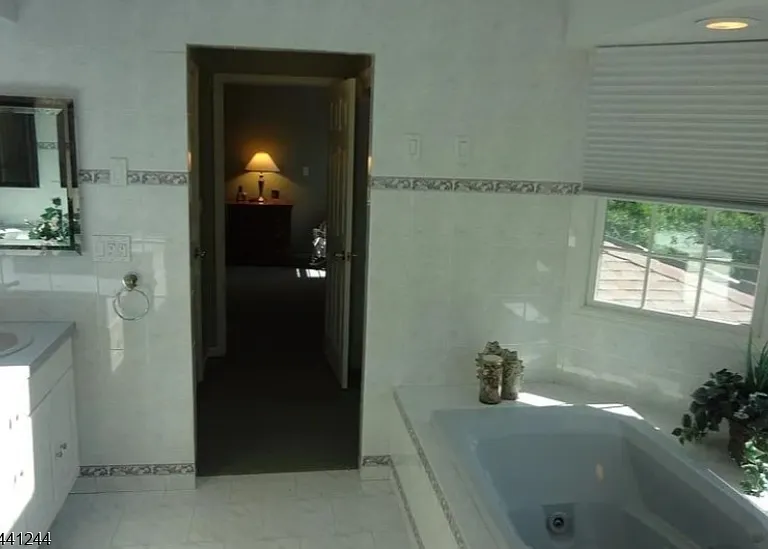 246 Fresh Ponds Rd — Photo 11