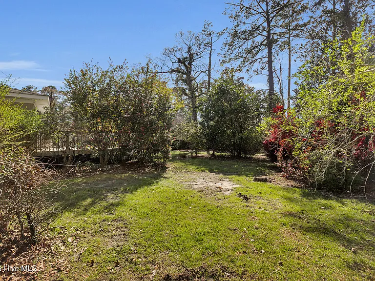 609 Edgehill Rd — Photo 36