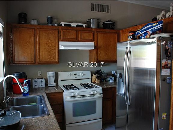 2nd image of 875 Bergamont Dr