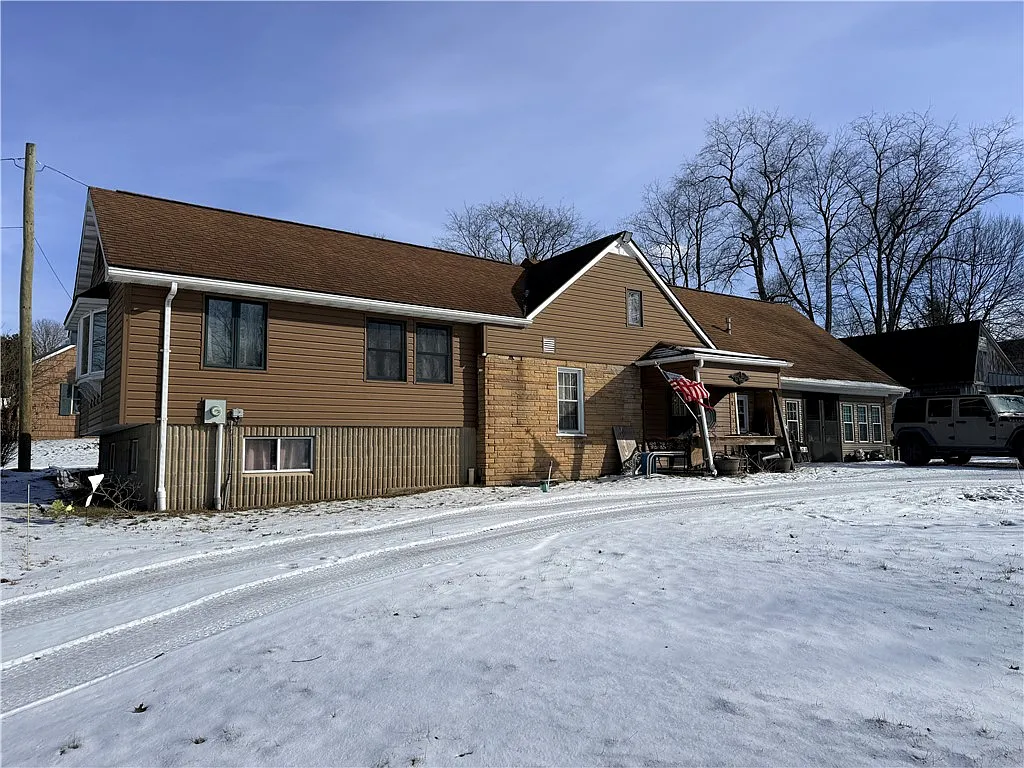 2270 Freeport Rd N photo 1