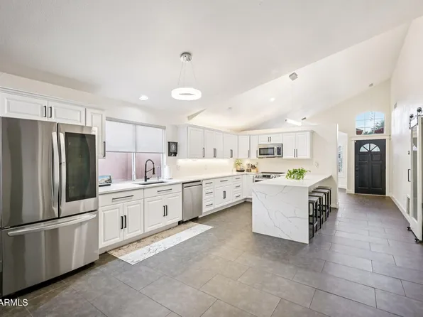 6560 E SADDLEBACK Street, Mesa, AZ 85215