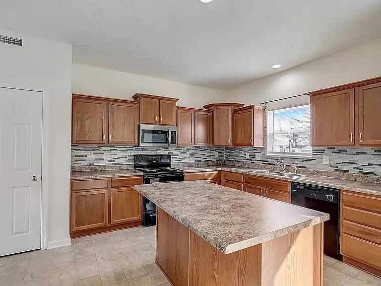 8961 Ingram Ln — Photo 12
