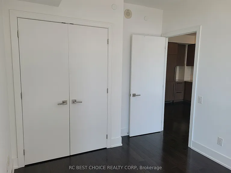 170 Avenue Rd #405 — Photo 23