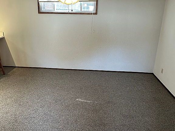5th image of 404 E 2nd St