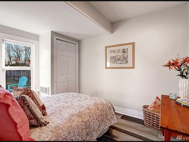 105 S Tobin St — Photo 15