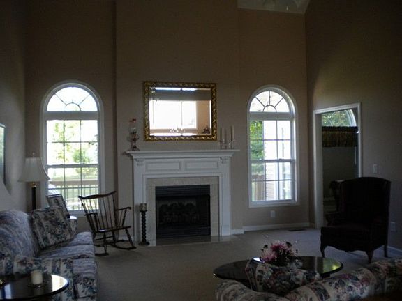 5th image of 412 Landons Cir
