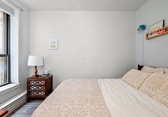 5th image of 69 W 106th St APT 2A