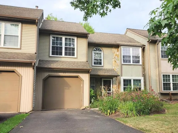 15 Laurel Cir, Newtown, PA 18940