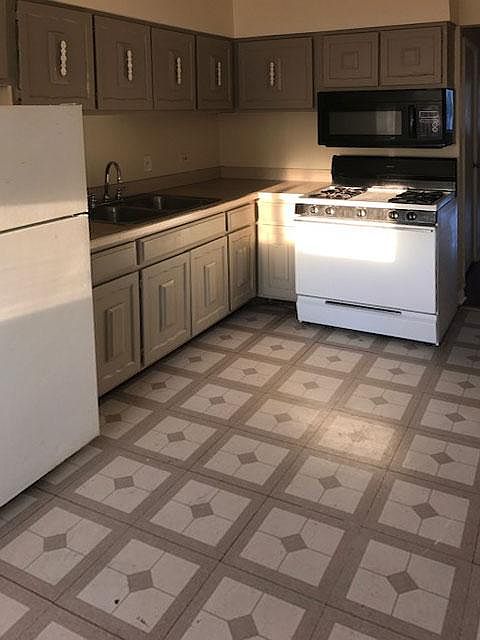 1st image of 9982 Holly Ln
