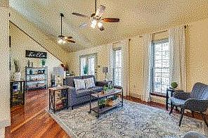 4th image of 4 Monteray Ct