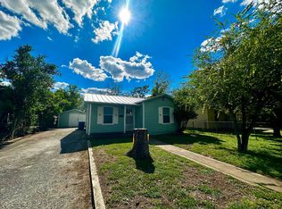 409 Stephen Rd E, Center Pt, TX 78010