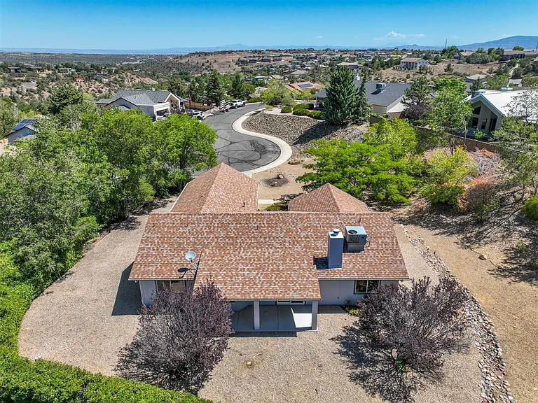 379 Badger Ct — Photo 39