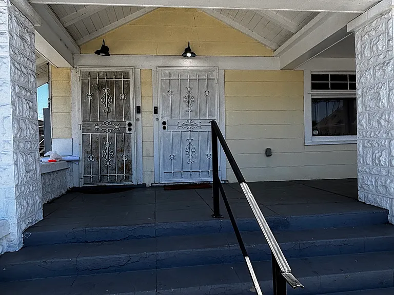 428 S Chicago St — Photo 1