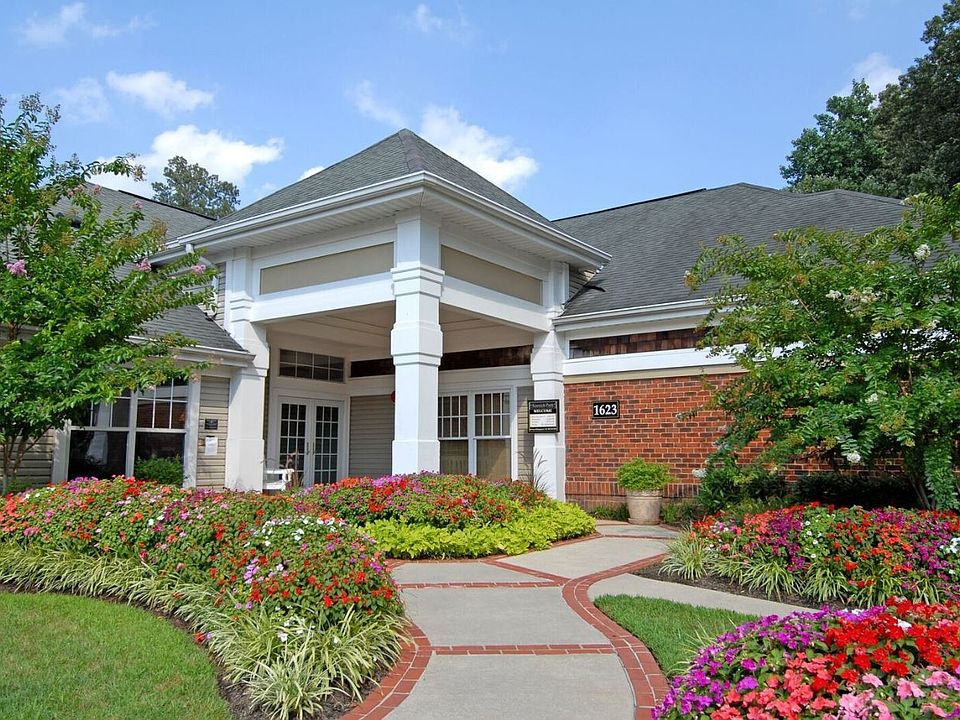 1st image of 1623 Parkridge Cir #1619-159