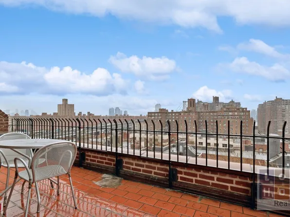 500 Grand Street image 1 of 12