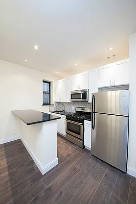 Rented by REAL New York | media 21