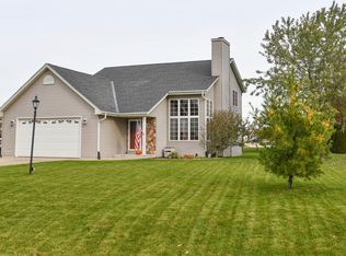 3434 E Debbie Dr, Oak Creek, WI 53154