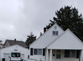 1541 Reswick Dr, Oregon, OH 43616