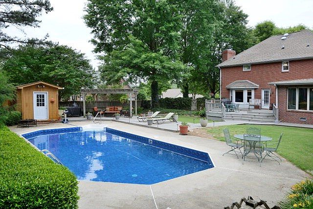 2nd image of 1659 Village Ln