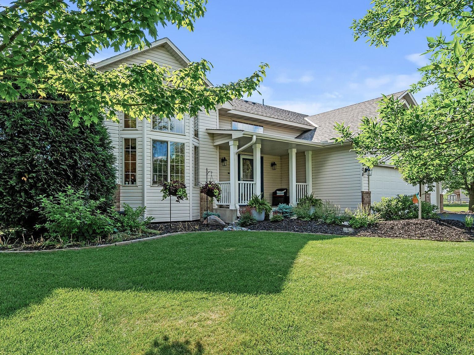 N♡ 13708 Bluewing Dr, Rogers, MN 55374 | Zillow
