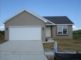 2912 Red Oak Rd, Bloomington, IL 61704