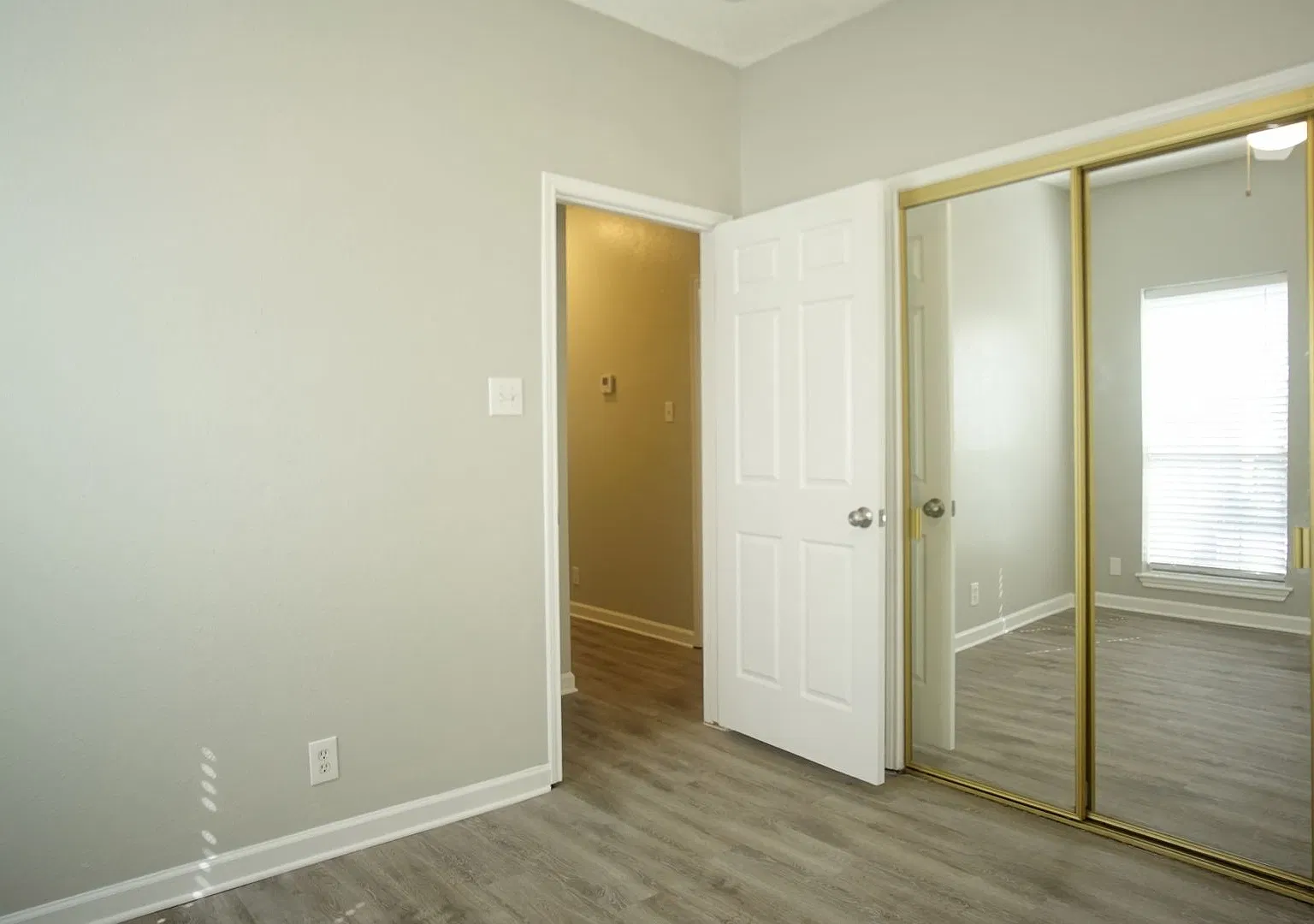2 bed, 800 sqft, $1,700 — Photo 3