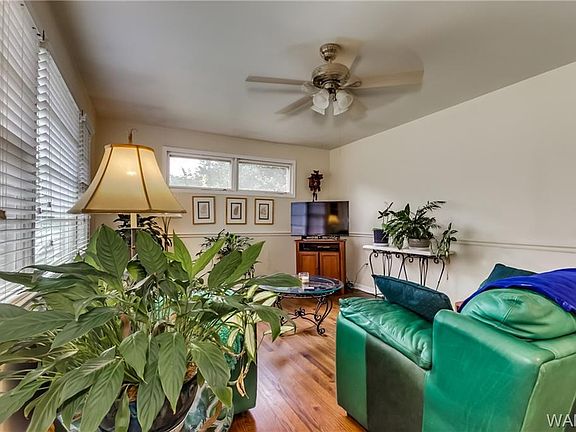 3rd image of 4704 Leland Dr