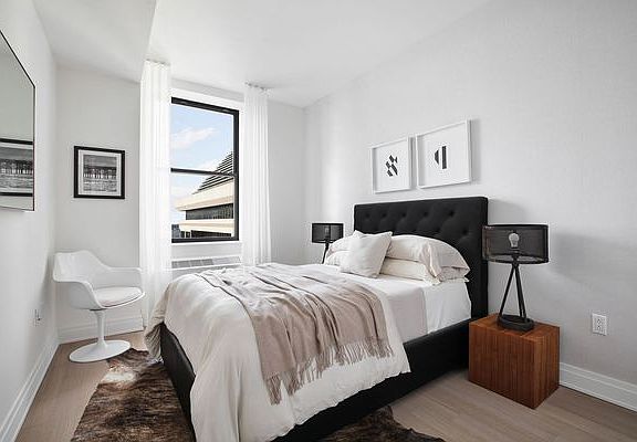 5th image of 70 Pine St APT 5104
