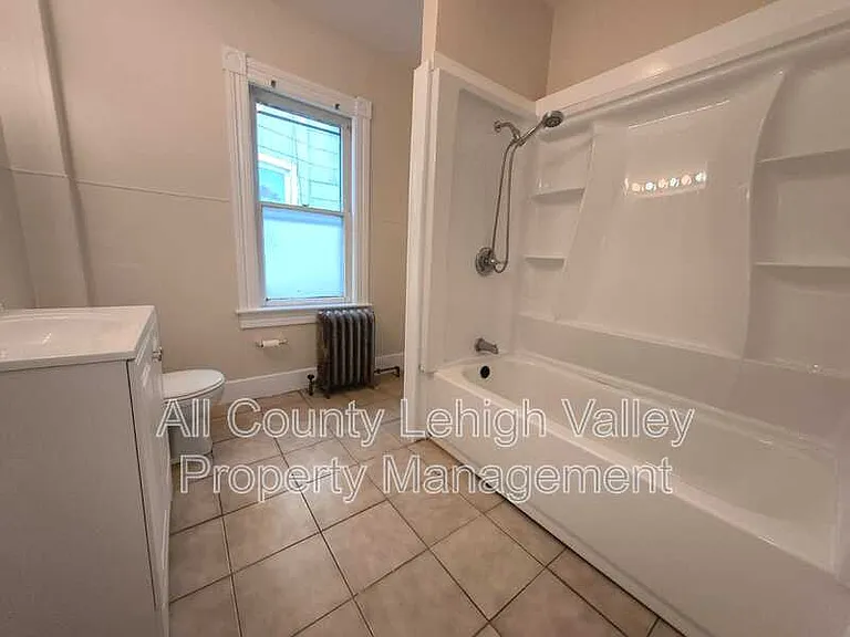 1507 Washington St — Photo 4