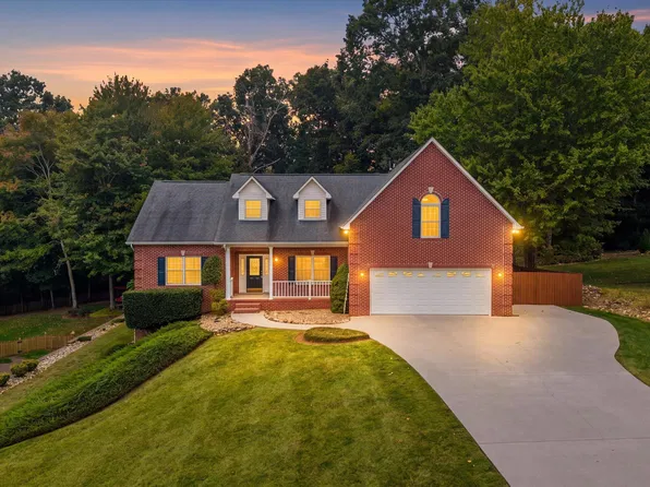 2560 Hirst Cir, Lenoir City, TN 37772