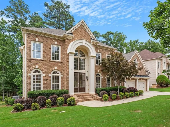 204 Arborhill Ln, Holly Springs, NC 27540