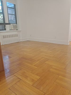 3rd image of 530 2nd St APT B4