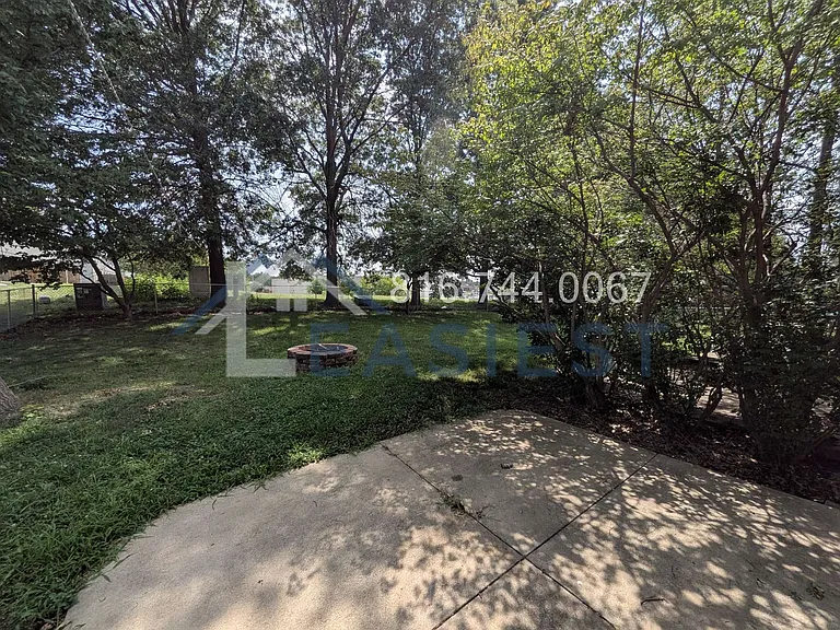 1855 NE Knollbrook St — Photo 24
