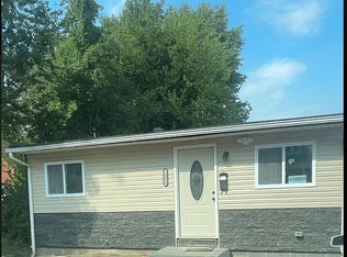 10829 Charles Pl, Saint Ann, MO 63074