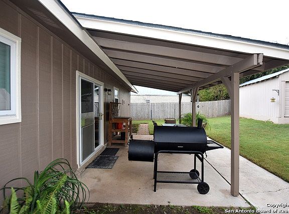 4th image of 7213 Leading Oaks St