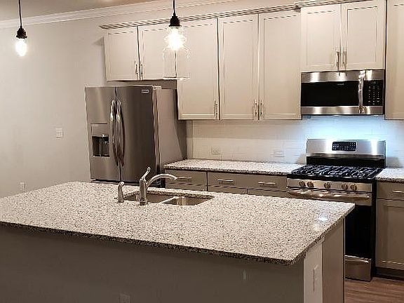 5th image of 341 Johnston Dr