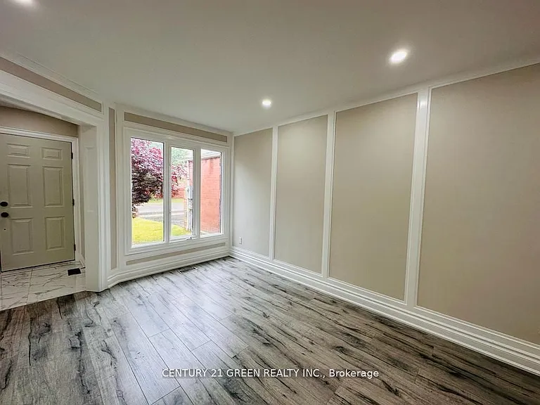 24 Sullivan Dr — Photo 3