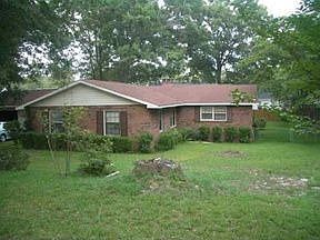 4th image of 104 Evelyn Dr