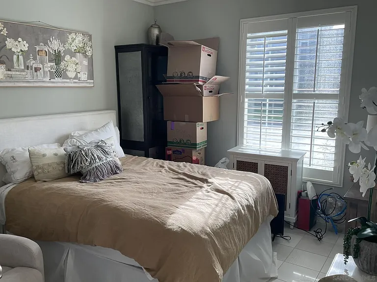 646 Sandside Ct — Photo 10