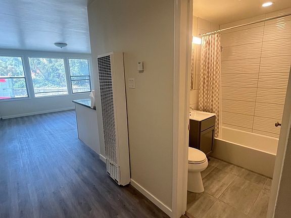 3rd image of 2875 Greenwich St APT 103