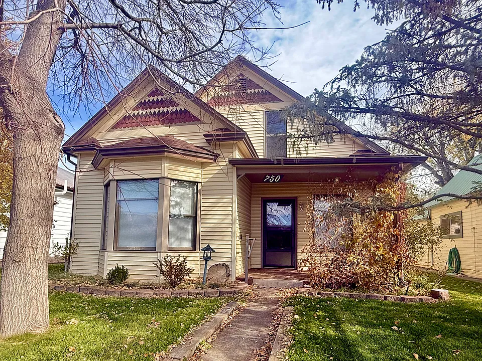 746 Railroad Ave #750