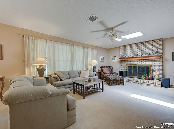 4th image of 348 Fleetwood Dr