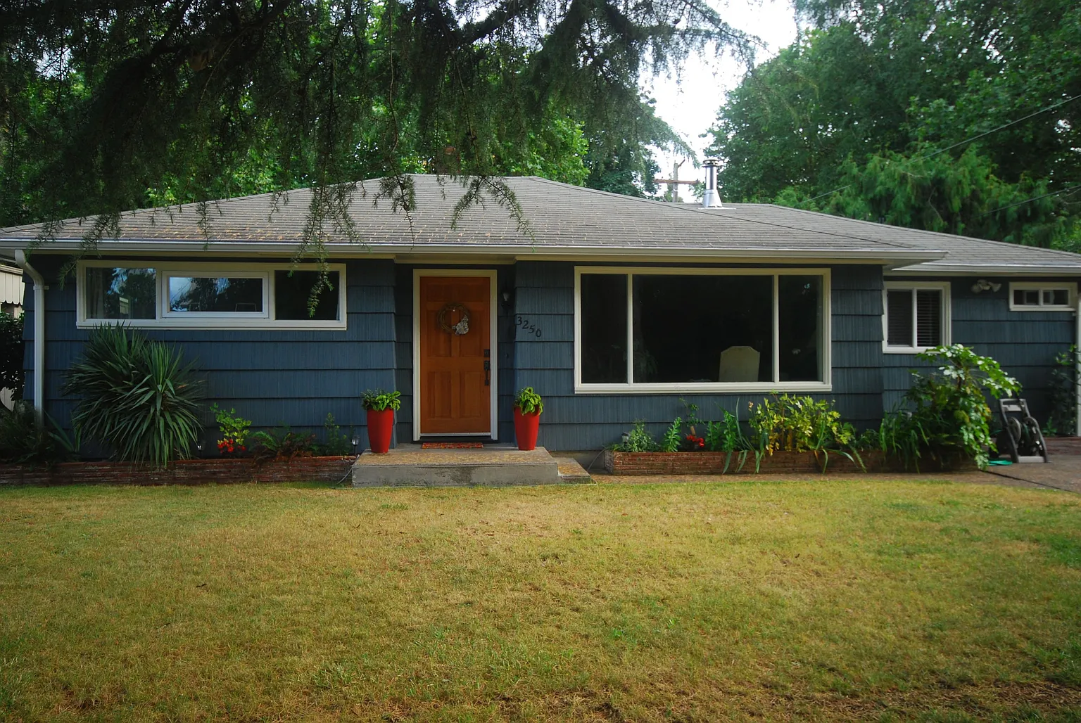 3250 Wood Ave photo 1