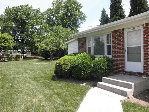 3rd image of 635 Moran Ave