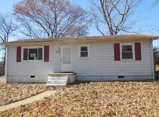 16104 Gary Ave, Chester, VA 23831