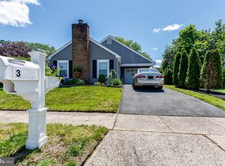 3 Canterbury Pl, Southampton, NJ 08088