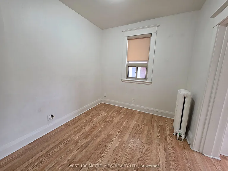 1733 Dufferin St — Photo 7