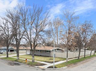 2 24th St SW, Minot, ND 58701