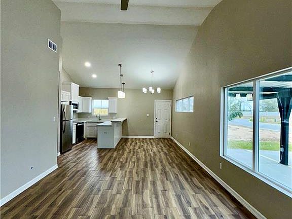 2nd image of 509 Sparrow Rd #1